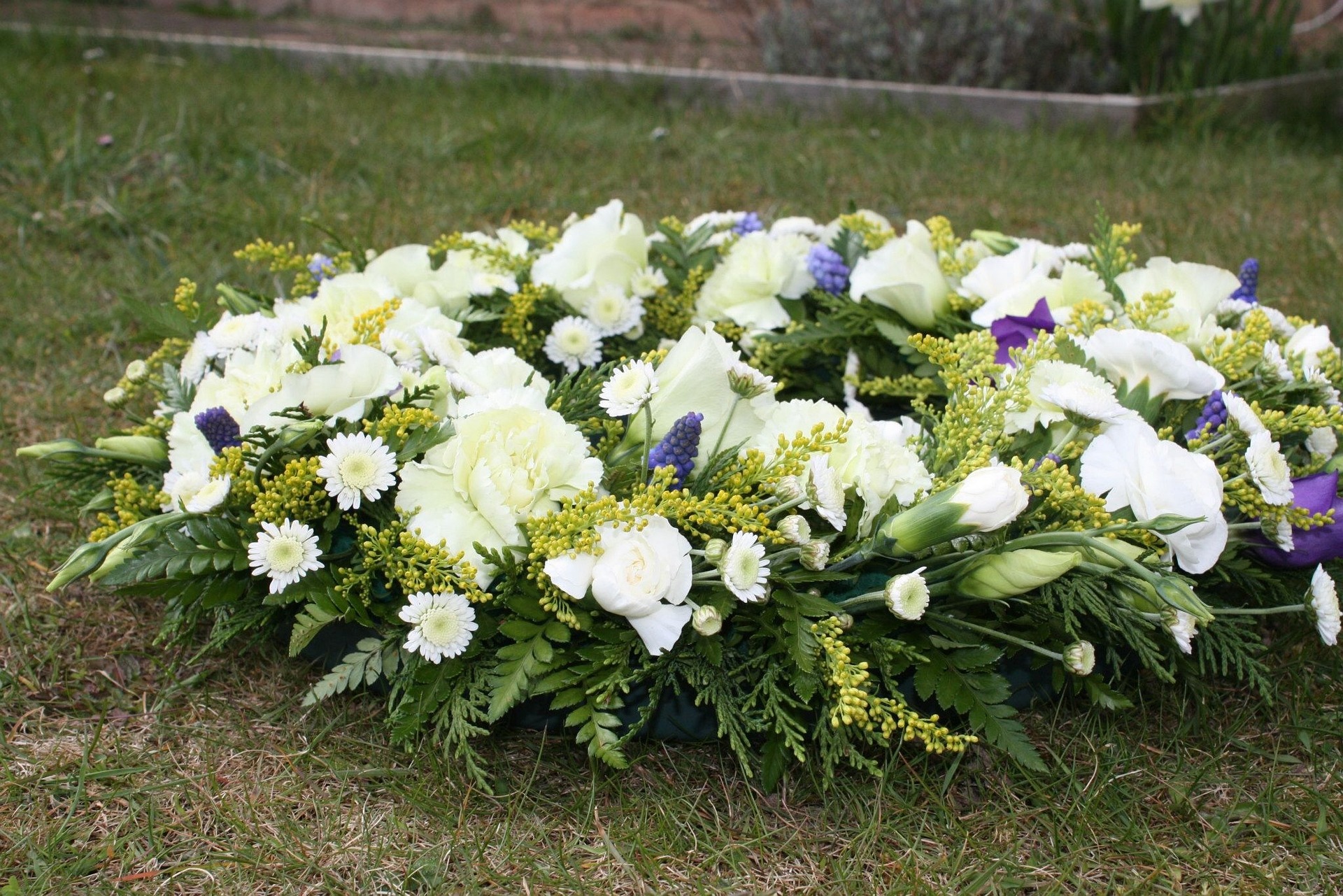 funeral-flowers-g8e9cbbcf8_1920